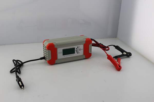 Акумуляторний зарядний пристрій BATTERY CHARGER 10A 12V/24v (50) 8449 (шт.)